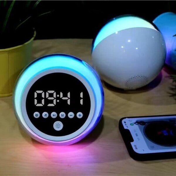 Altavoz Bluetooth LED Ambiental, Altavoz Multifuncional de Tres Velocidades, Despertador Colorido con Radio FM, Estéreo, en ABS